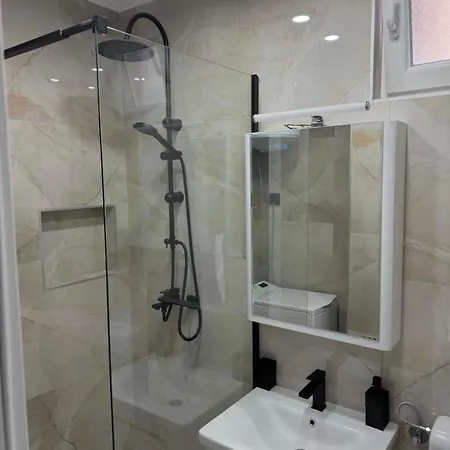 Georgeous Lux Ak Apartament *